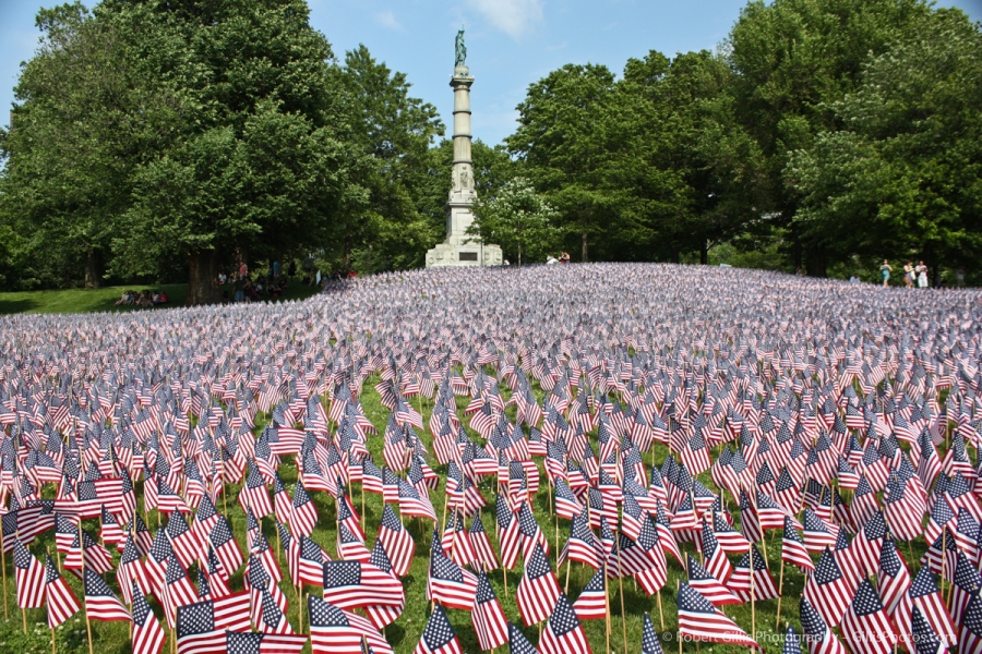 17-Boston-Memorial-Day-33000-Flags