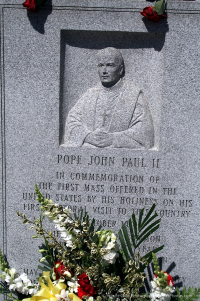08 Boston Common Pope_John_Paul_II_Memorial