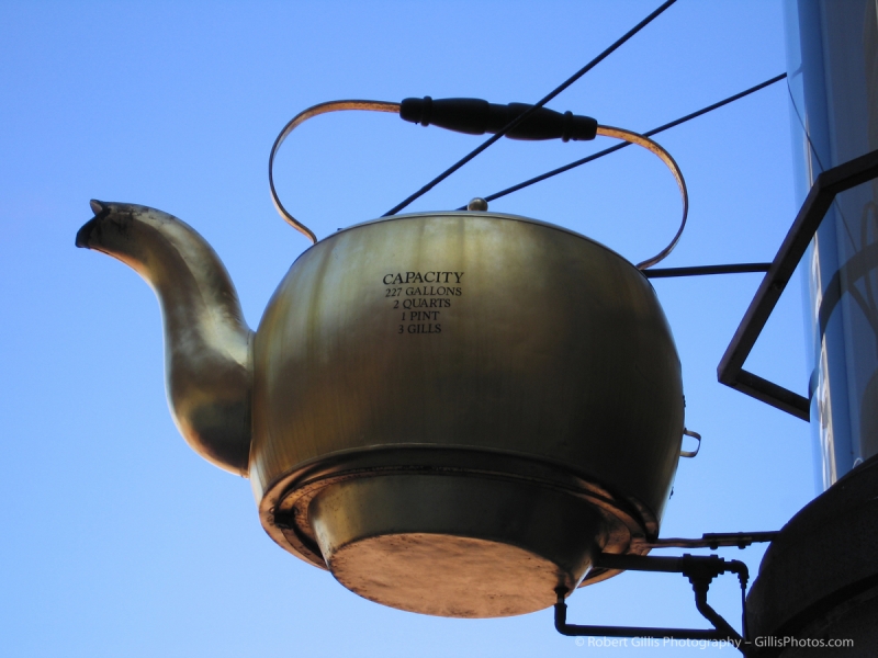 03 Govt Center Teapot