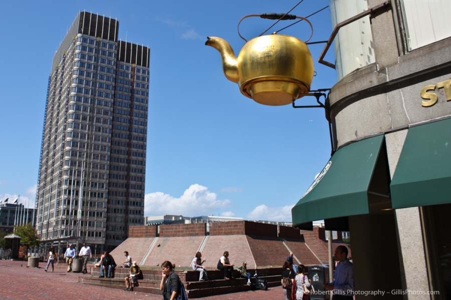 05 Govt Center Teapot