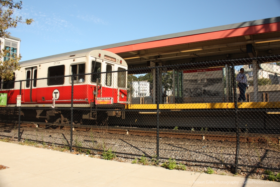 32 MBTA Red Line train at Savin Hill