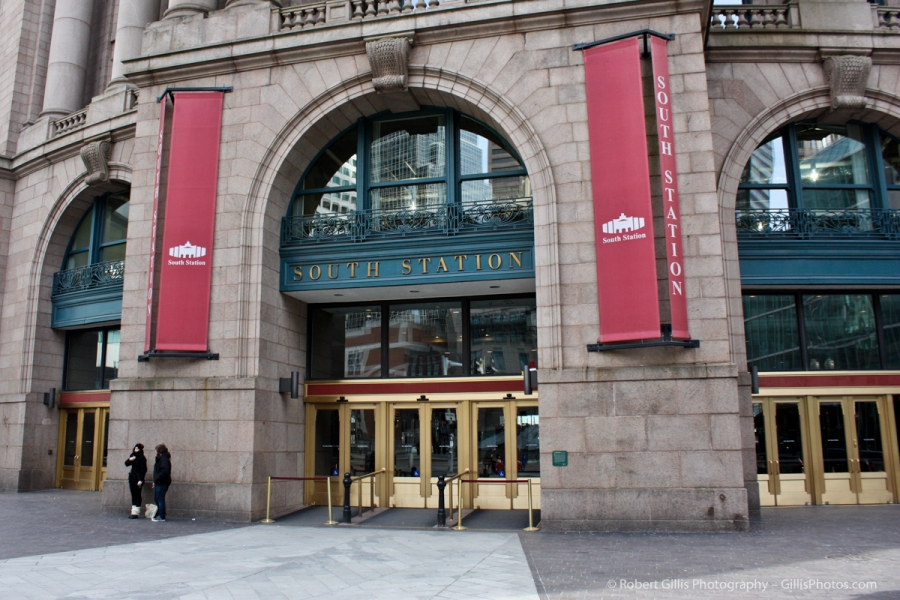 34 MBTA - South Station Entrance