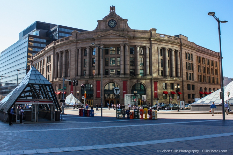 39 MBTA - South Station Plaza