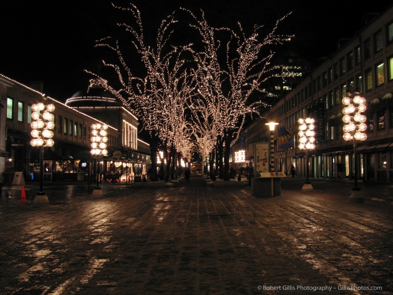 16 Quincy Market and Faneuil Hall Christmas
