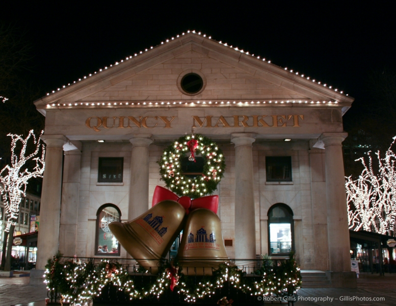 17 Quincy Market and Faneuil Hall Christmas