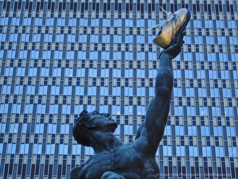 21 Boston Sneakers on Statues - Quest Eternal