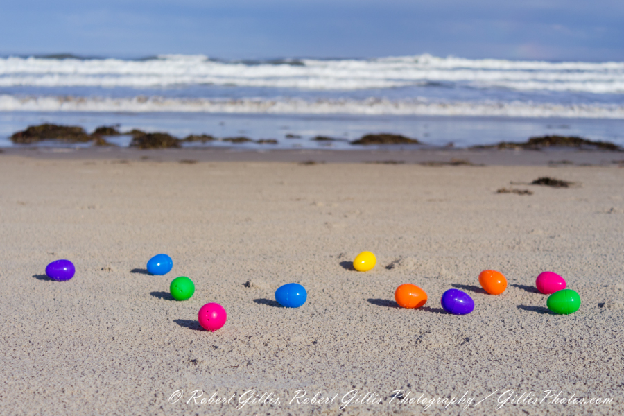 30-Easter-Colorful-Easter-Eggs-On-Ogunquit-Beach