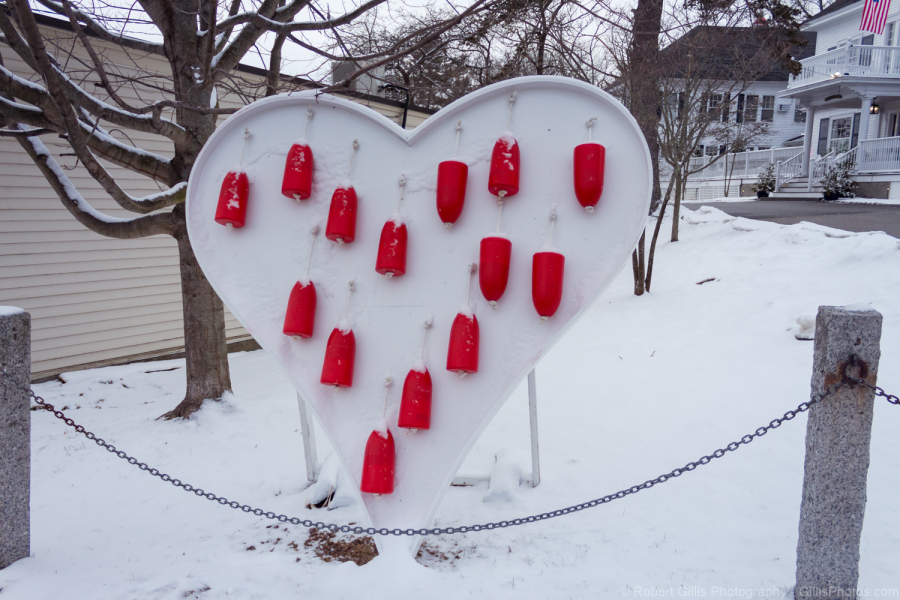019-Kennebunkport-Valentines-Heart-With-Red-Buoys