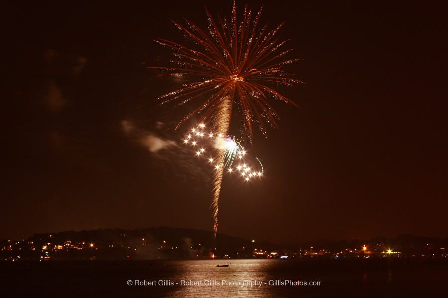 002-Fireworks-Display-Quincy-2011