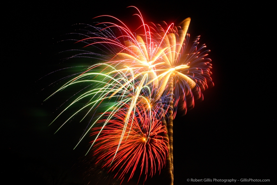 020 Fireworks Display - Foxboro Founders Day 2013