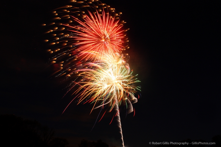 021 Fireworks Display - Foxboro Founders Day 2013