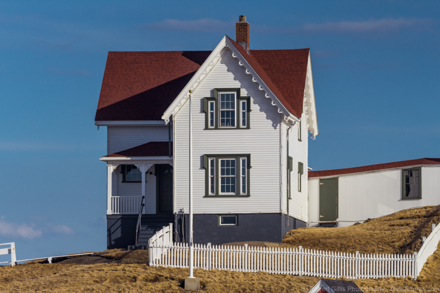 084-Cape-Neddick-Nubble-Lighthouse-Close-up-Of-The-Cottage
