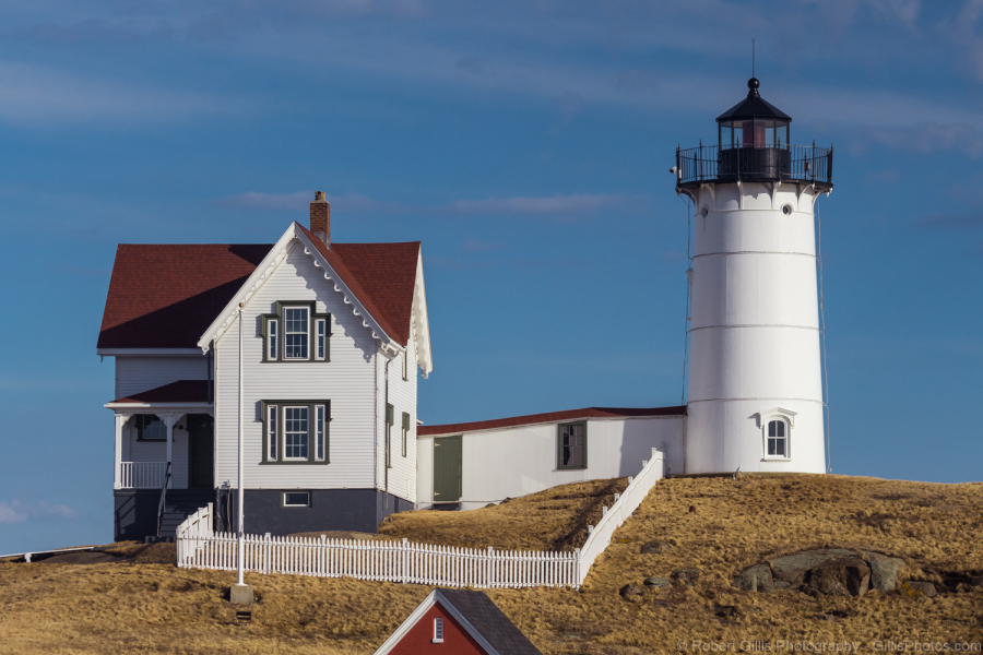 085-Cape-Neddick-Nubble-Lighthouse-Close-up-with-Cottage