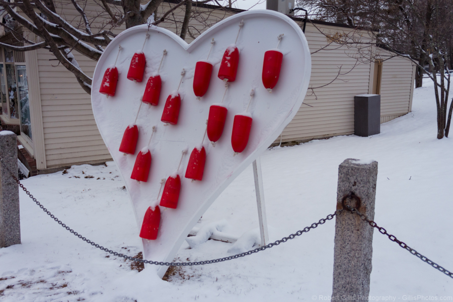 021-Kennebunkport-Valentines-Heart-With-Red-Buoys