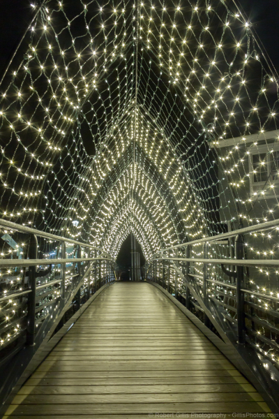 015-Kennebunkport-Christmas-Boathouse-Restaurant-Illuminated-Bridge