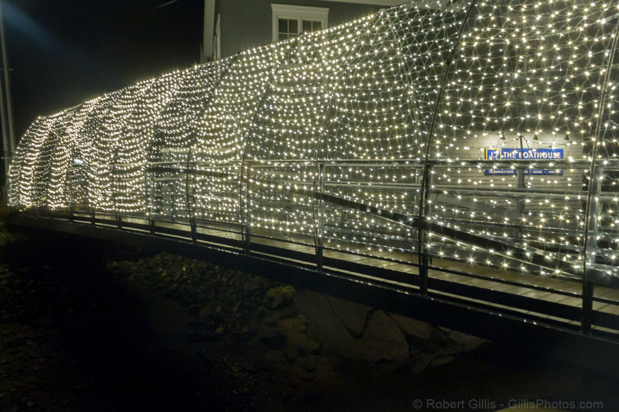 018-Kennebunkport-Christmas-Boathouse-Restaurant-Illuminated-Bridge