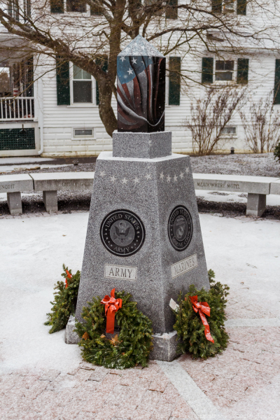 064-Ogunquit-Shore-Road-Military-Memorial-In-Light-Snow