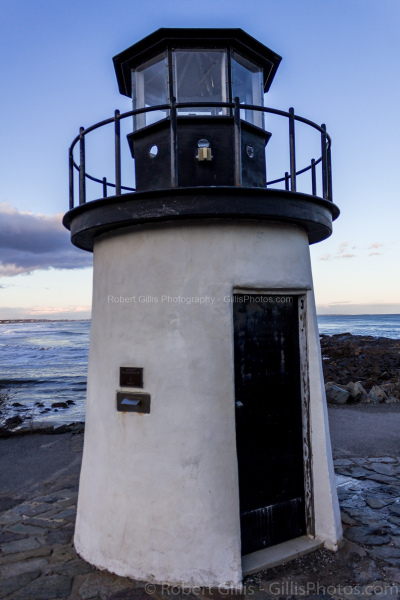 48-Ogunquit-Marginal-Way-Lobster-Point-Lighthouse
