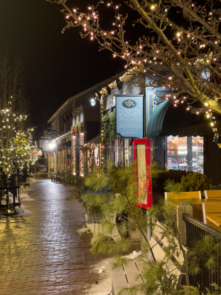 29-Ogunquit-Christmas-Main-Street-Night
