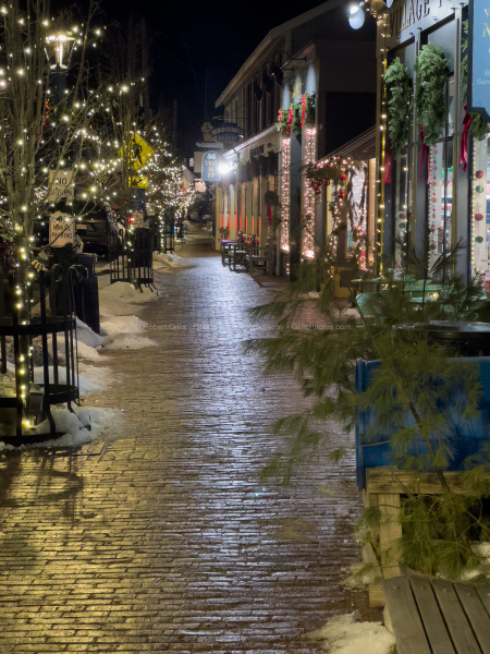 30-Ogunquit-Christmas-Main-Street-Night