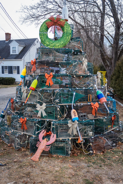 08 Ogunquit Christmas - Perkins Cove Lobster Christmas Tree