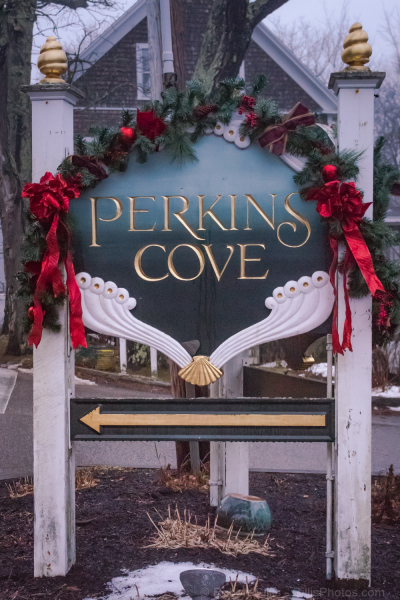13-Ogunquit-Christmas-Perkins-Cove-Sign-With-Garland-Bows