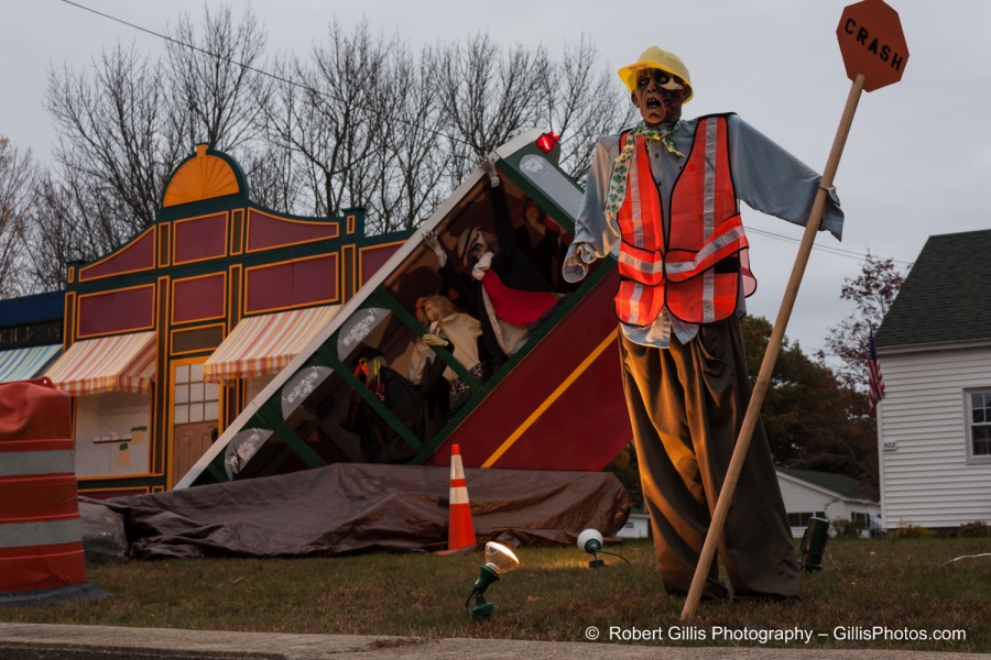 047 Ogunquit Halloween - Littlefield Village -  Crash Ghoul And Trolley
