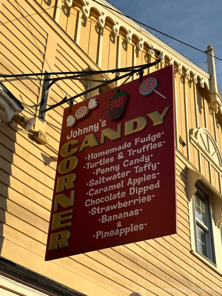 12 Maine - York - Johnnys Candy