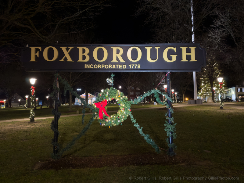 081-Foxboro-Christmas-Town-Sign-Night-Clear