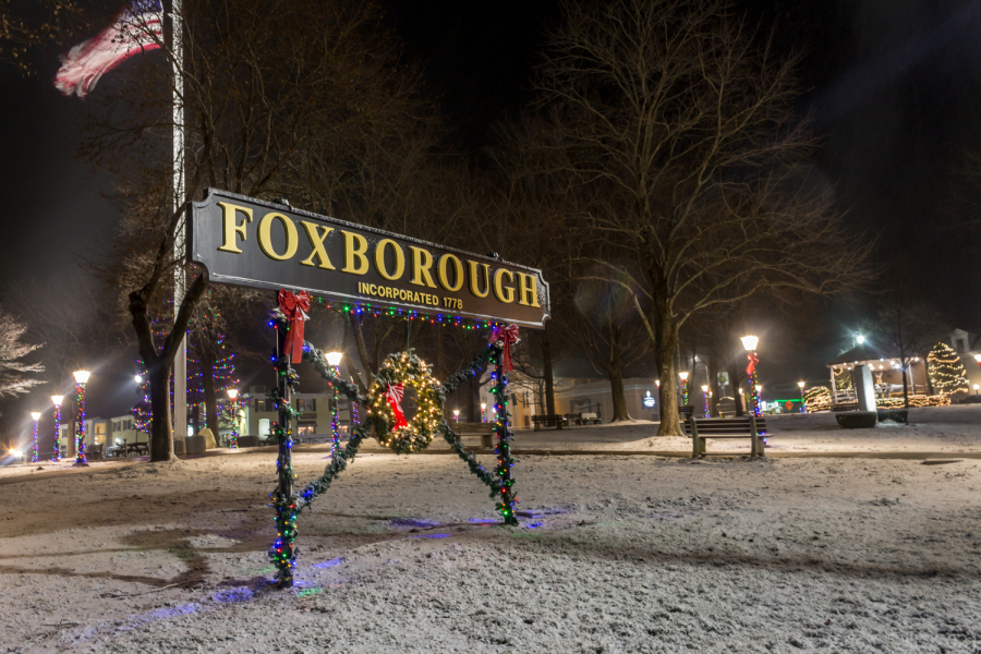 054-Foxboro-Christmas-Colorful-Lights-On-Lampposts