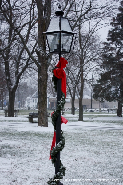 15 Foxboro Christmas - Snowy Lightpost Foxboro Common