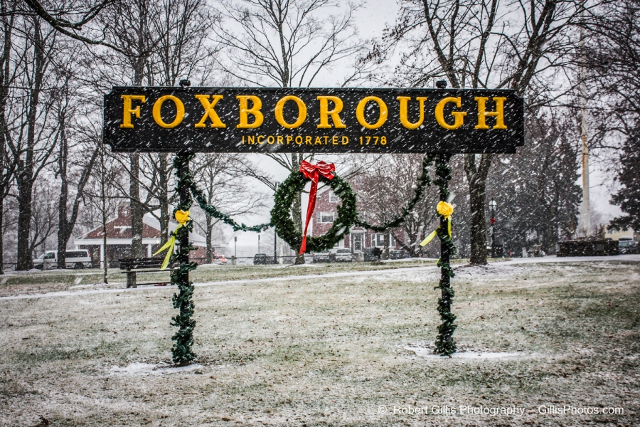 19 Foxboro Christmas - Foxboro Sign Light Snow Wreath
