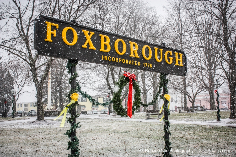 20 Foxboro Christmas - Foxboro Sign Light Snow Wreath