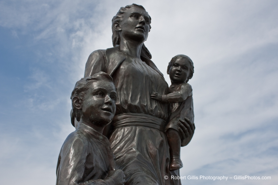 26 Gloucester - Fishermens Wives Memorial