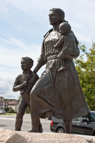 28 Gloucester - Fishermens Wives Memorial
