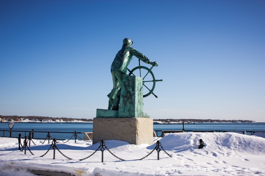 41 Gloucester - Fishermens Memorial - Winter Snow