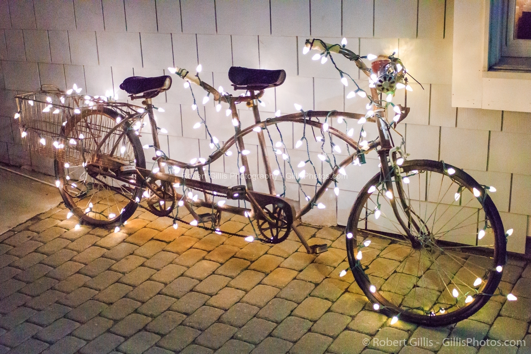 34-Tandem-Bicycle-Decorated-With-Christmas-Lights-Red-Eye-Coffee-Roasters-Hingham