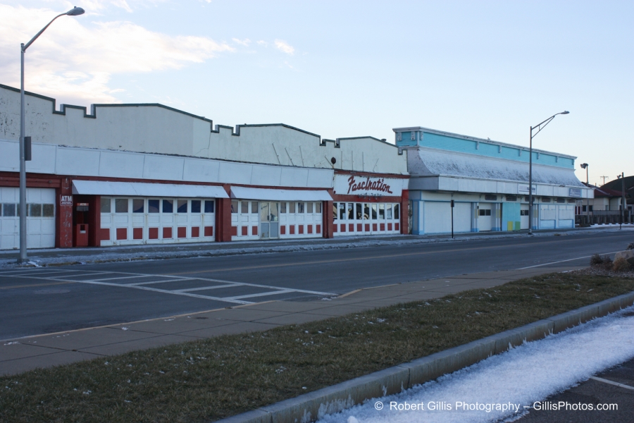 26 Hull - Nantasket - Closed arcade in winter