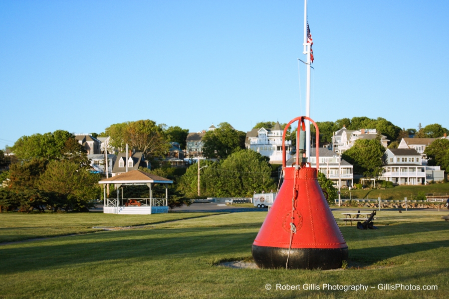 28 Hull - Red Buoy and Gazebo by Hull Yacht Club
