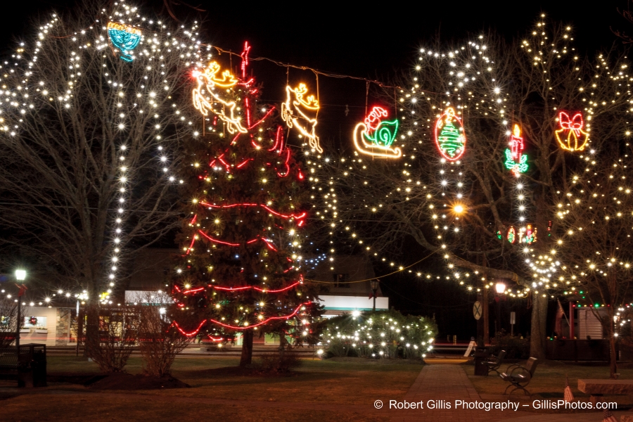 04 Medfield - Christmas Lights in Baxter Park