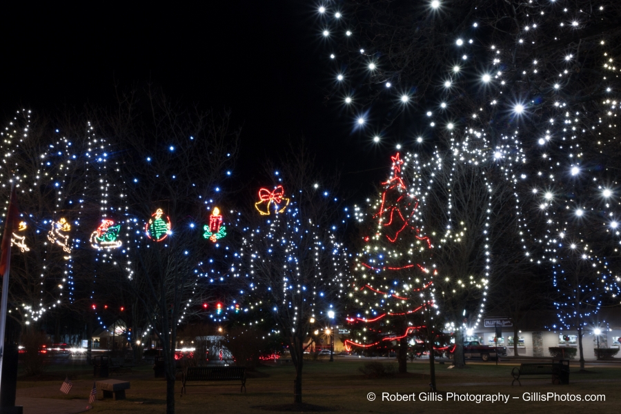 05 Medfield - Christmas Lights in Baxter Park