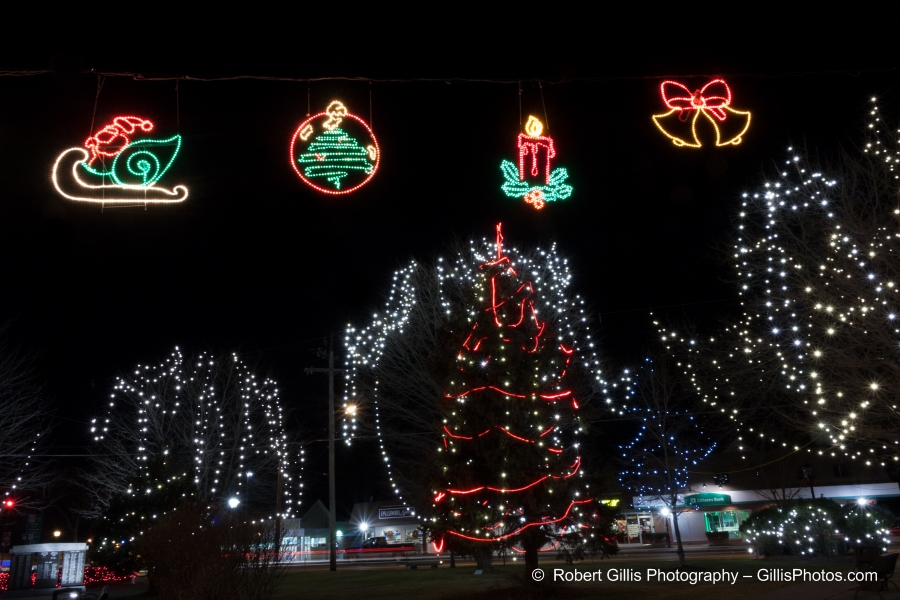 06 Medfield - Christmas Lights in Baxter Park