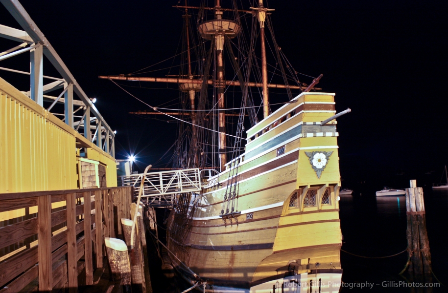 08 Plymouth - Mayflower at night