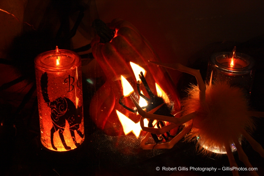 03 Salem Halloween - Window Display