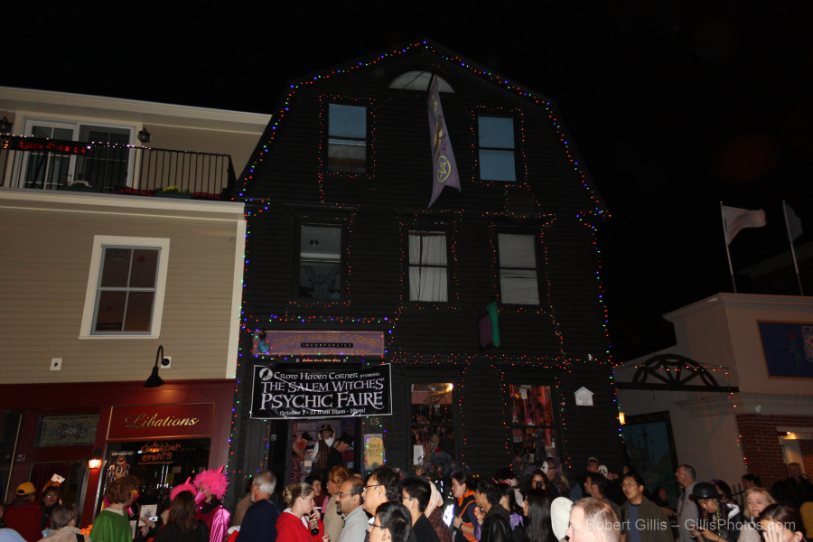 030 Halloween Night In Salem 2009