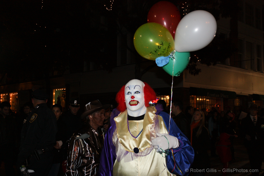 038 Halloween Night In Salem 2010
