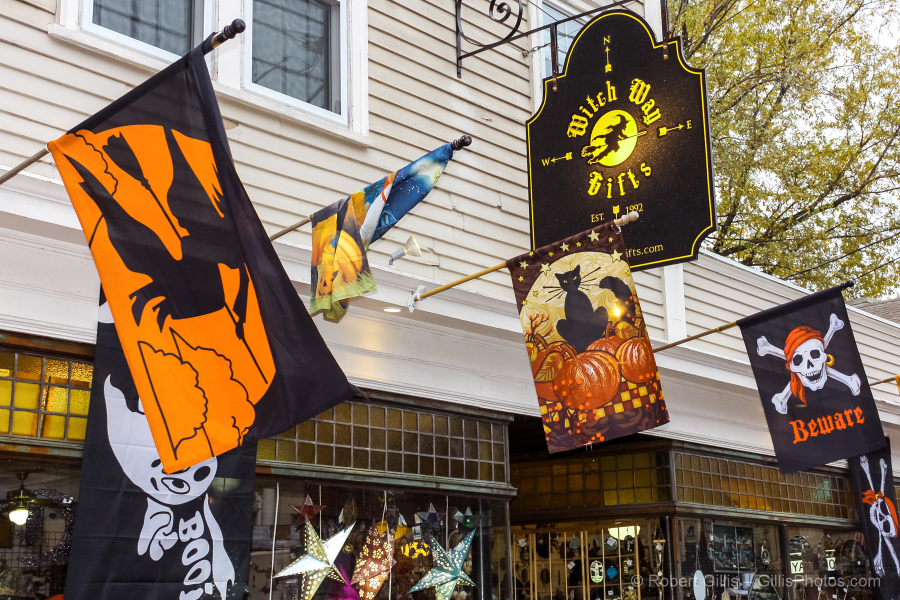 042 Halloween Night In Salem 2014