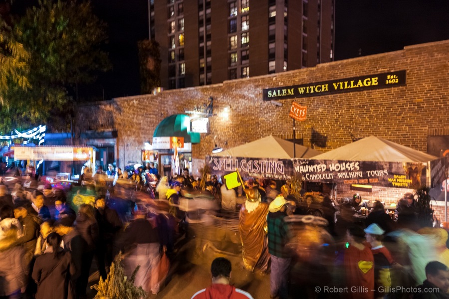 047 Halloween Night In Salem 2014