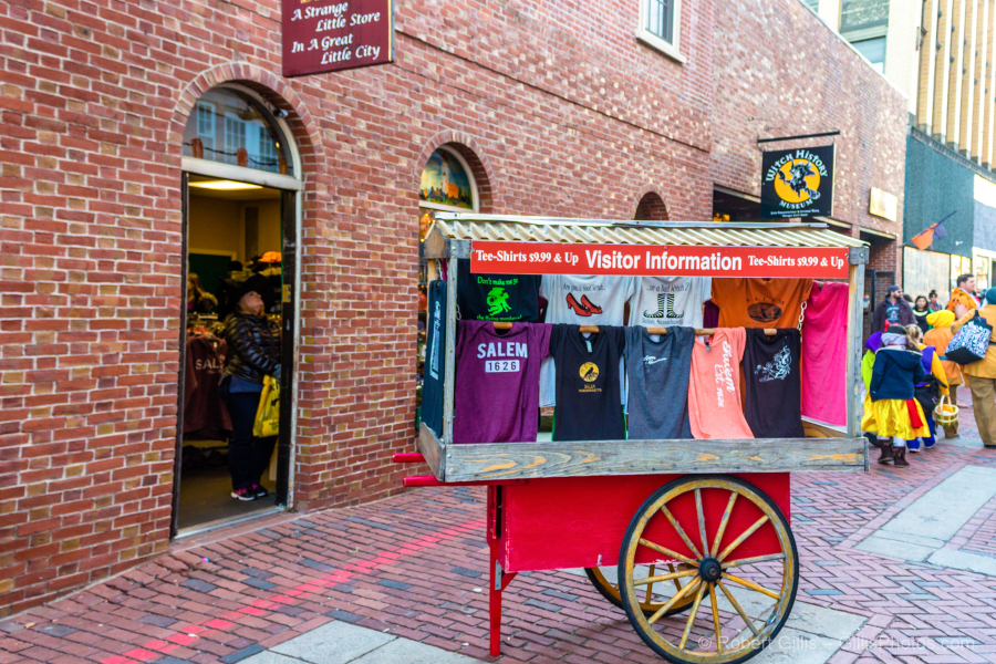 056 Halloween Night In Salem 2016