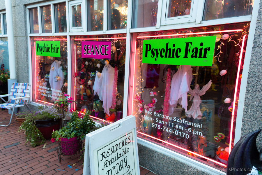 057 Halloween Night In Salem 2016